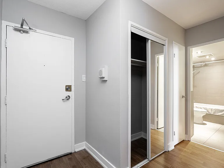 230 Oak St — Photo 35