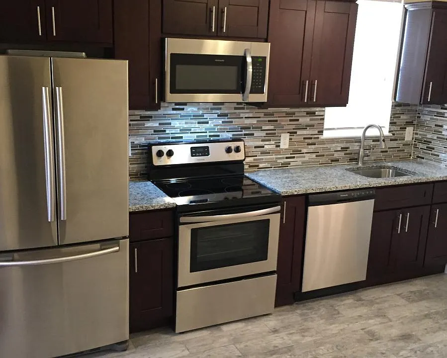 Granite & SS Appliances