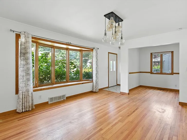 18 Maplewood Dr — Photo 11