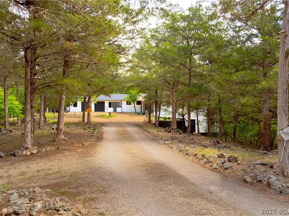 270 Country Club Shores Rd, Camdenton, MO 65020