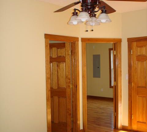 4th image of 614 W Kirkwood Ave