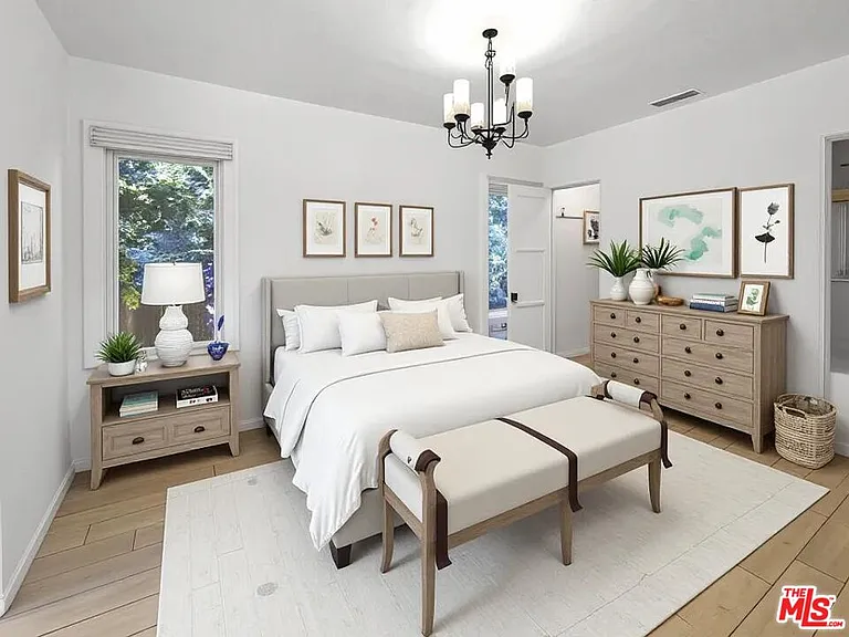 2049 Lake Shore Ave — Photo 15