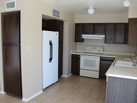 5th image of 2333 N 87th Way