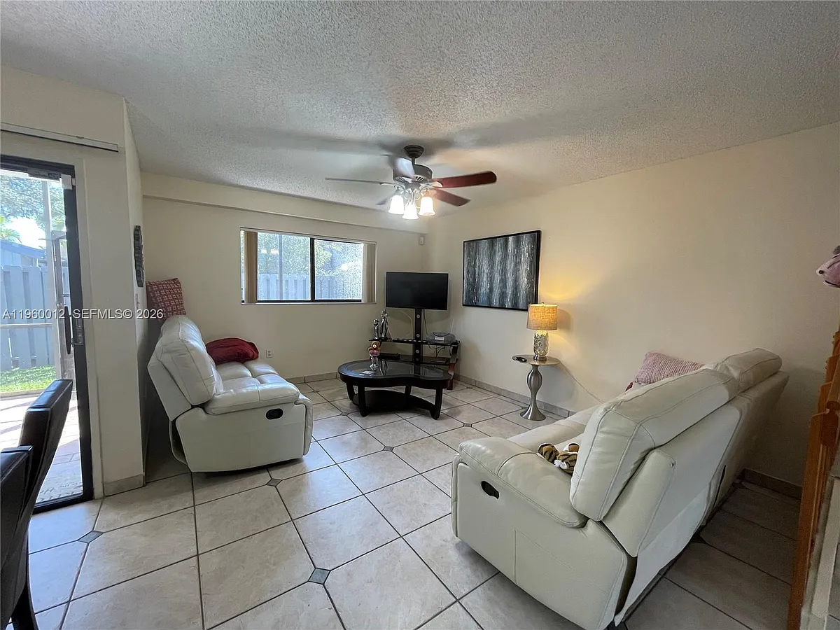 Building Photo - 1422 Amanda St #1422