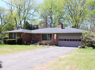 4 Skyline Dr, South Hadley, MA 01075