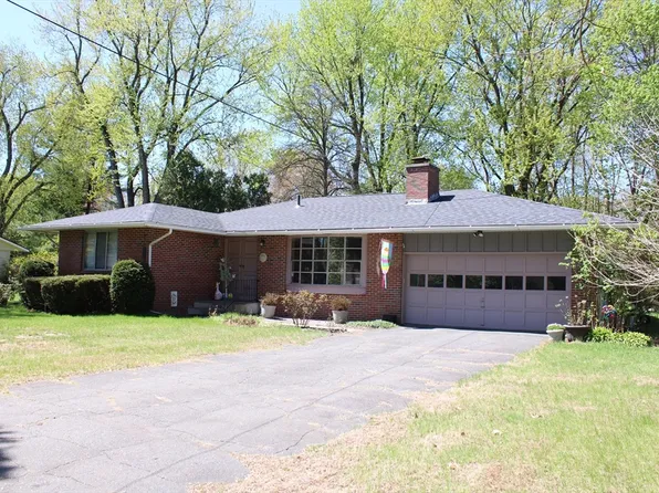4 Skyline Dr, South Hadley, MA 01075