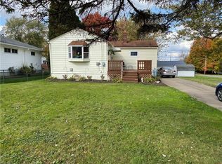 1075 Noble St, Barberton, OH 44203