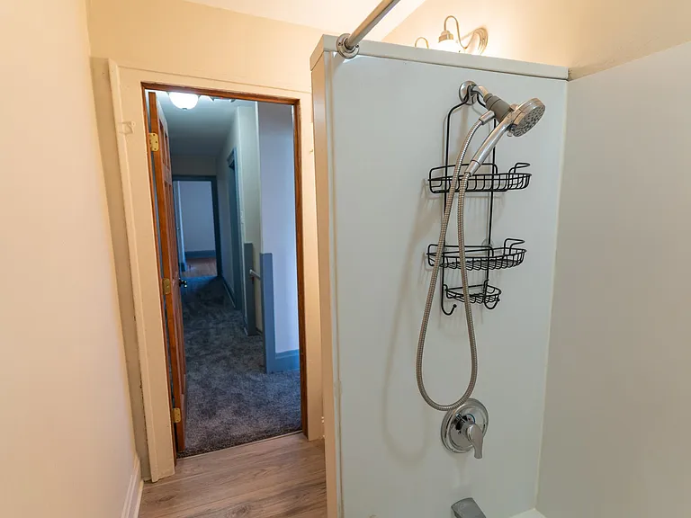 209 Clinton St — Photo 13