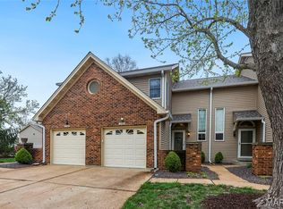 1743 Blue Oak Dr, Chesterfield, MO