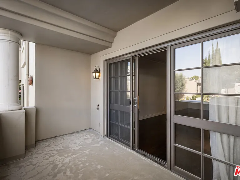 851 N San Vicente Blvd #102 — Photo 17