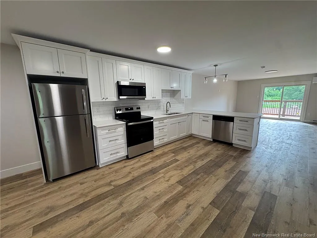 2 bed, 2.0 bath, 1230 sqft, $2,050 — Photo 2