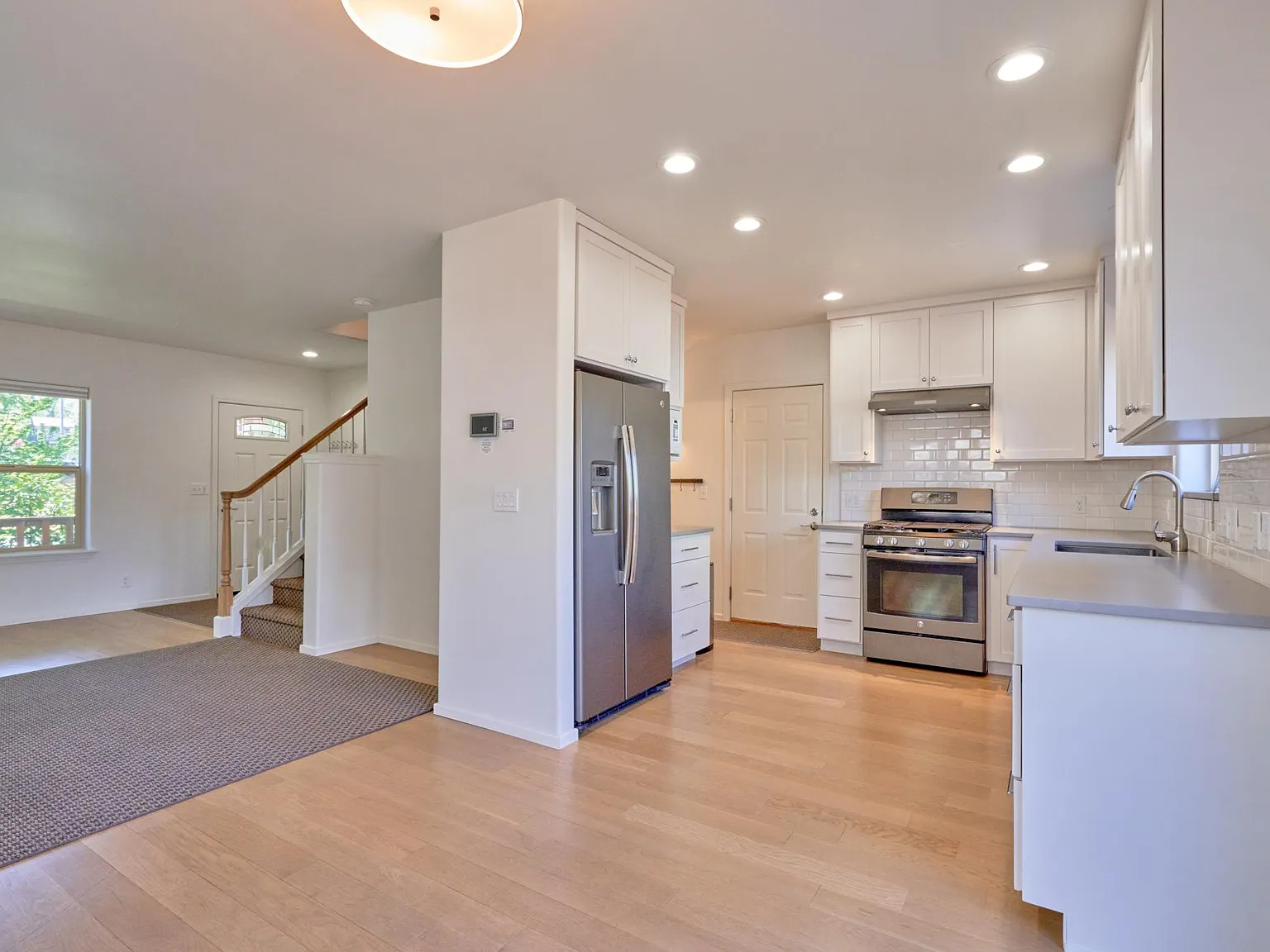 955 B St — Photo 4