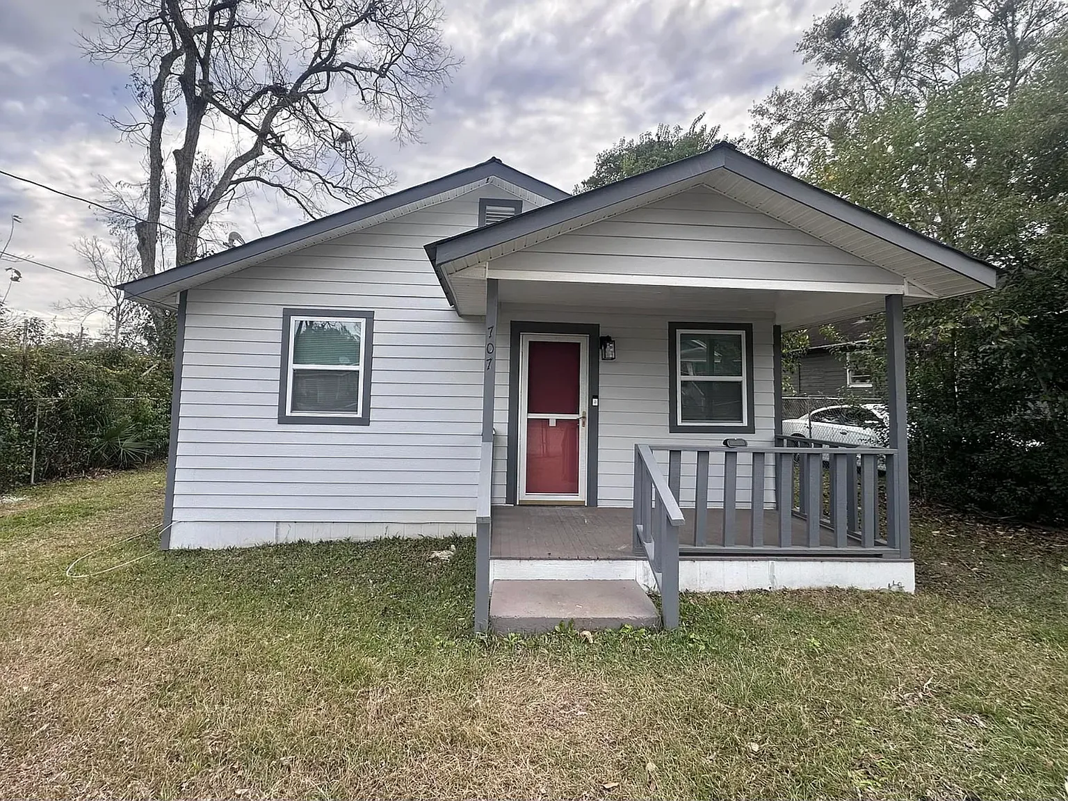 2 bed, 720 sqft, $1,350 — Photo 1