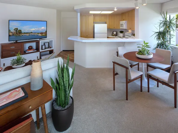 Cross Creek Apartments