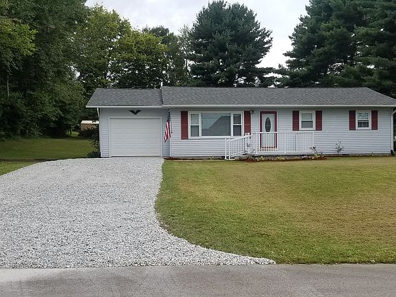 4th image of 4380 Newport Dr