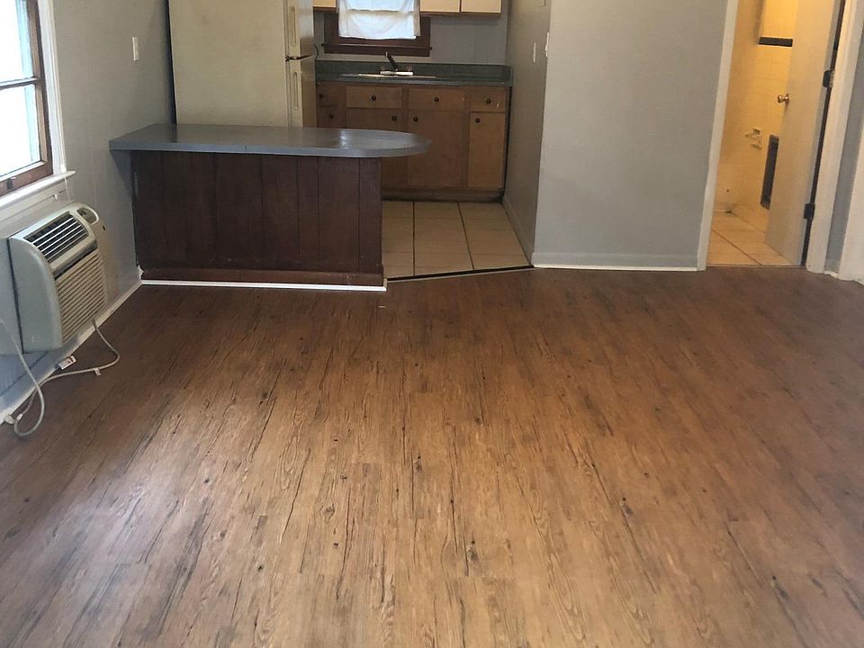 2nd image of 304 2nd Ave N APT 4