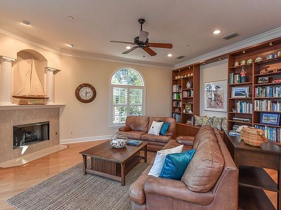 4th image of 1245 Derby Ln