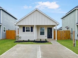 16818 N Marie Village Dr, Conroe, TX 77306