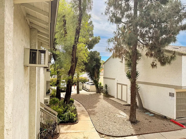Uptown Villas — Photo 6