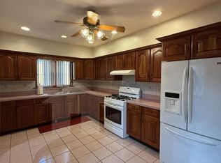 25 Putnam St #1, Somerville, MA 02143