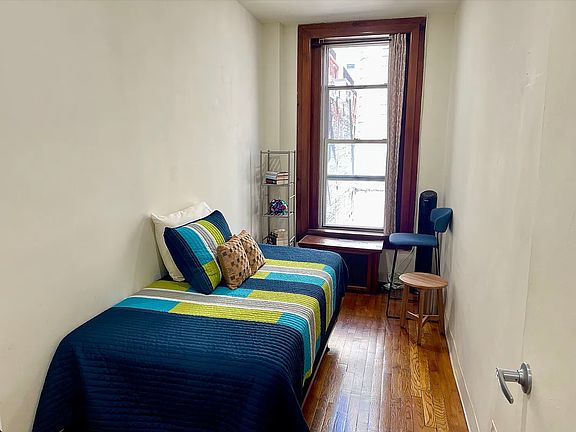 4th image of 236 W 75th St APT 3
