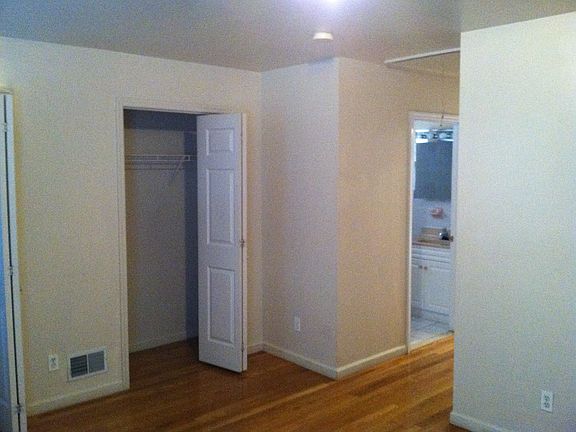 mstr-brm w/ private bath