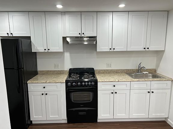 4th image of 3242 Layton Ave #G