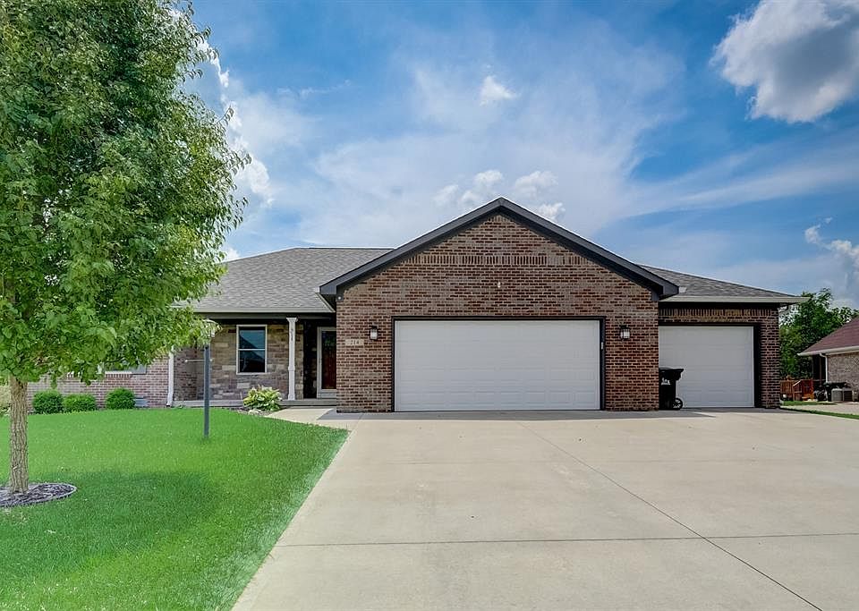 1st image of 214 Saundra Dr