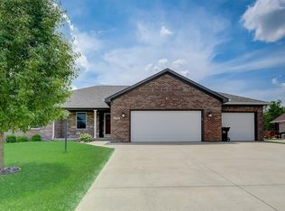 214 Saundra Dr, Fortville, IN 46040