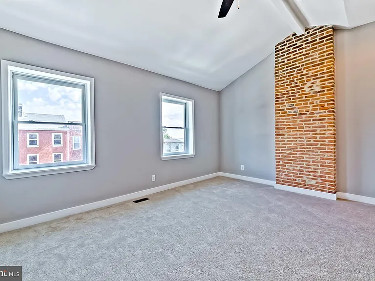 226 S Washington St — Photo 15