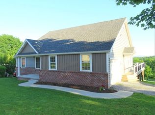 143 Scenic View Dr, Ephrata, PA 17522