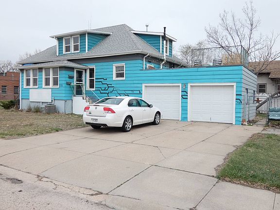 3rd image of 721 S Dewey St