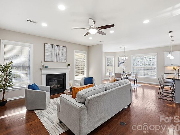 5th image of 226 Hawks Creek Pkwy