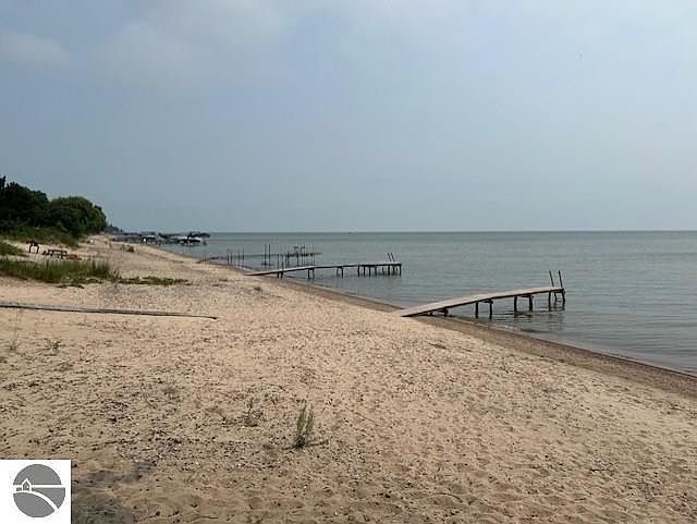 5066 E Michigan Ave, Au Gres, MI 48703 | MLS #1932964 | Zillow