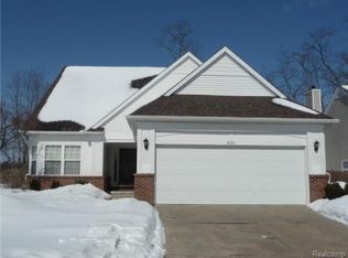 5301 Pentwater Dr, Howell, MI