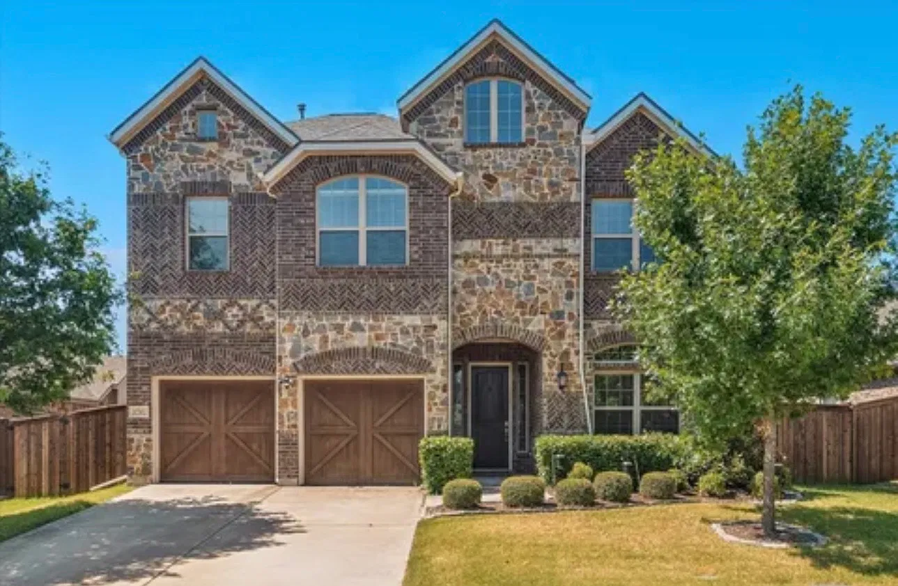 5 bed, 3.5 bath, 2667 sqft, $3,300 — Photo 1