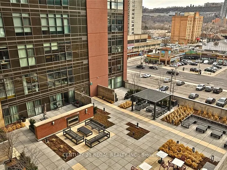 112 King St E #414 — Photo 16