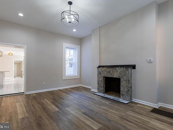 3rd image of 231 Jackson St
