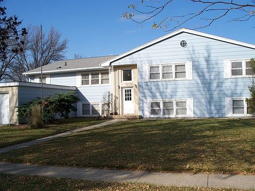 1st image of 2207 Crescent Dr APT 5