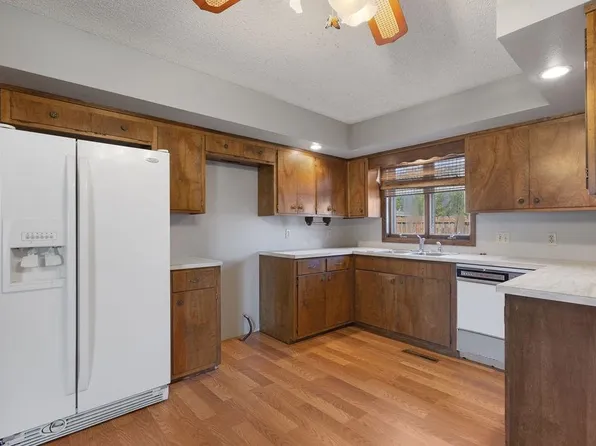 1122 5th St, Columbus, NE 68601