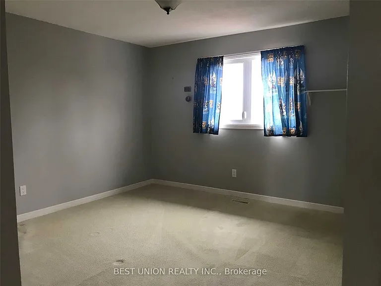 2323 Towne Blvd — Photo 11