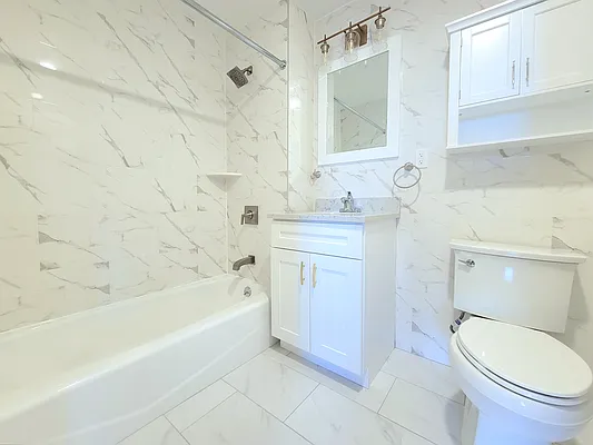 Rented by AZ REALTY NYC LLC | media 27
