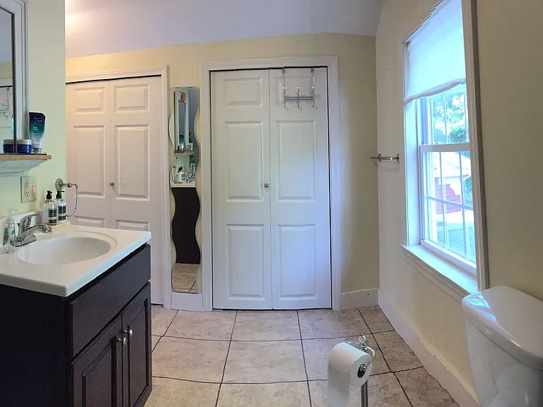 18 Cottage St — Photo 5
