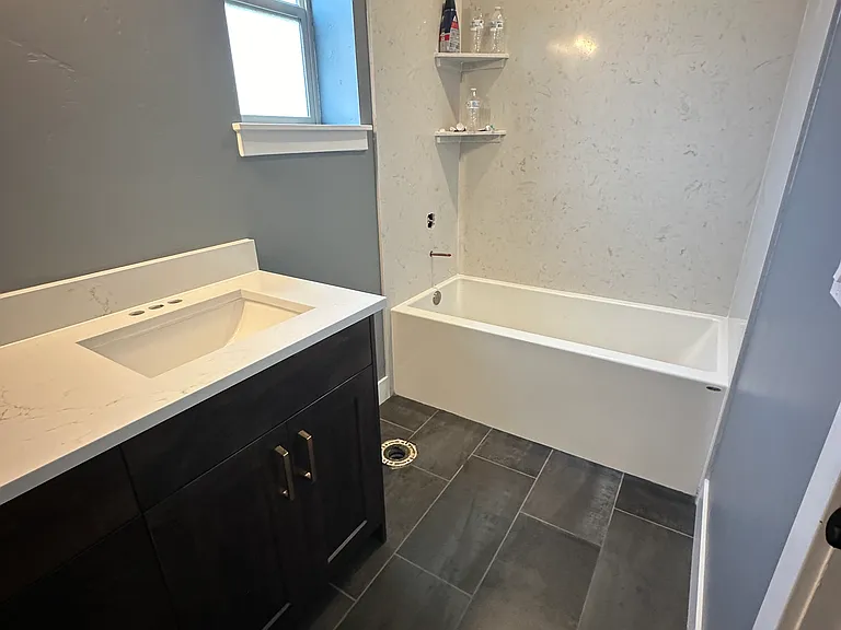 1934 S 2575 W — Photo 3