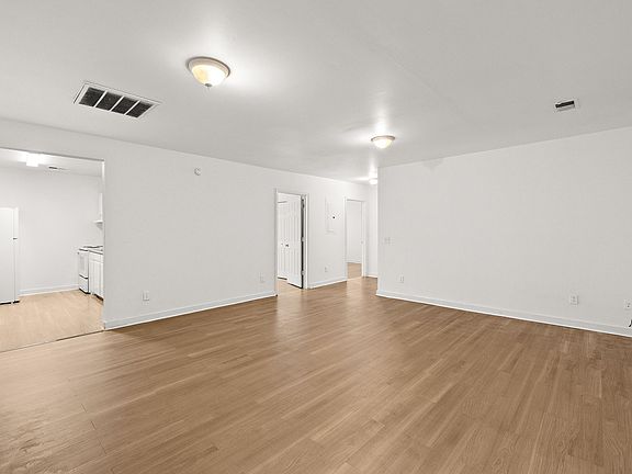 2nd image of 1093 King St APT C