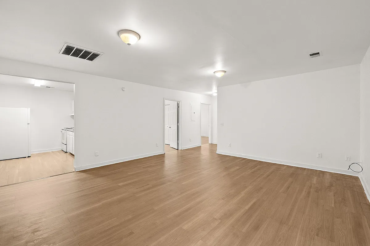 Building Photo - 1093 King St #C