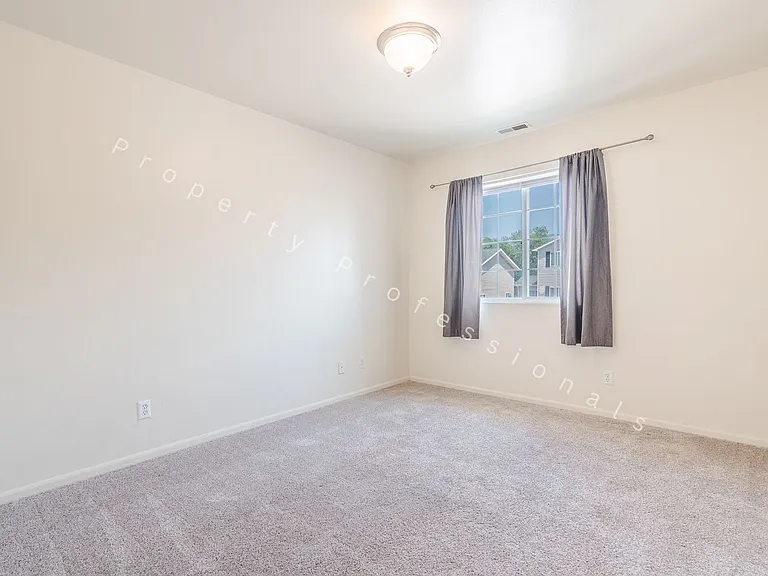 1015 Domelby Ct — Photo 12