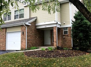 648 Hillview Ct, West Chicago, IL 60185