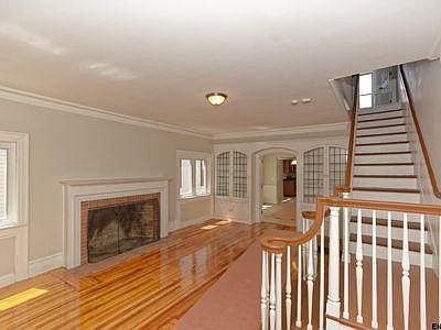 3rd image of 211 N 2nd Ave