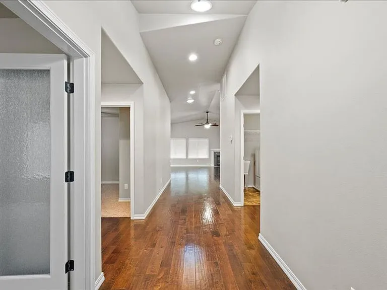 1080 N Montana St — Photo 3